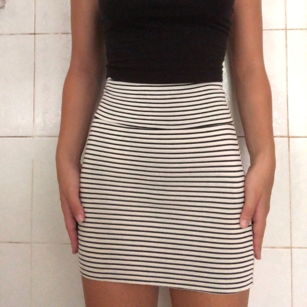 Black and white striped pencil skirt